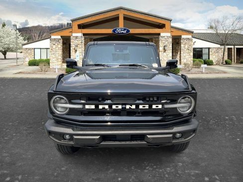Used 2024 Ford Bronco Outer Banks AWD/4WD image 2