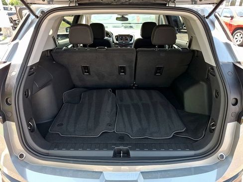 Used 2023 GMC Terrain SLE w/ Driver Convenience Package AWD/4WD image 29