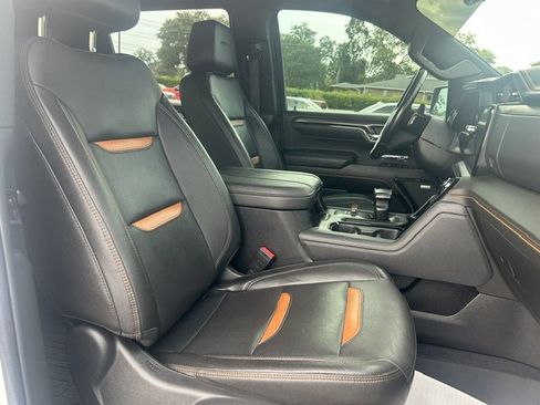 Used 2023 GMC Sierra 1500 AT4 w/ Technology Package AWD/4WD image 17