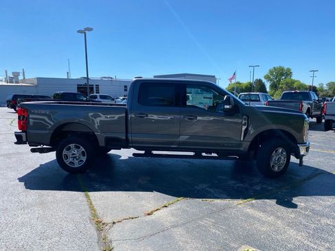 New 2026 Ford F250 XLT w/ XLT Premium Package AWD/4WD image 6