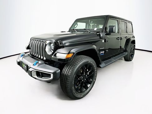 Used 2022 Jeep Wrangler Sahara image 3