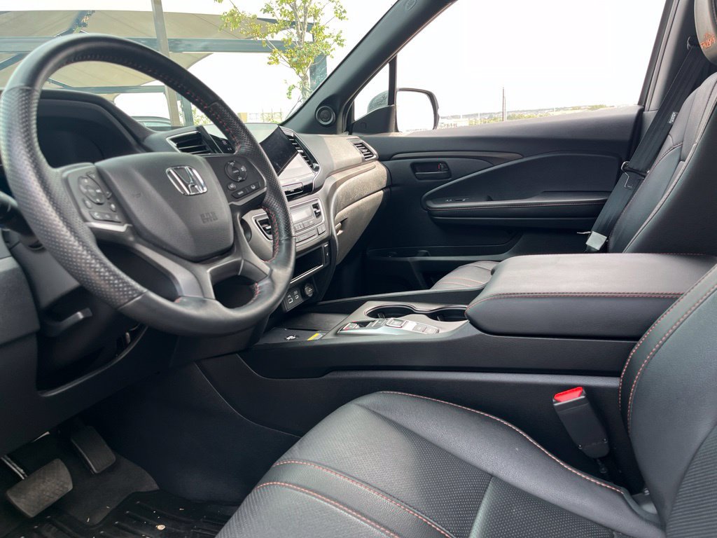 Certified 2025 Honda Passport TrailSport image 18