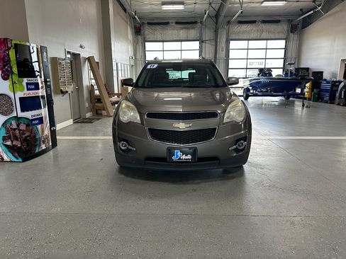 Used 2011 Chevrolet Equinox LT image 3