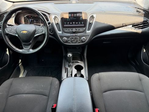 Used 2018 Chevrolet Malibu LT FWD image 15