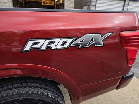 Used 2019 Nissan Titan PRO-4X image 18