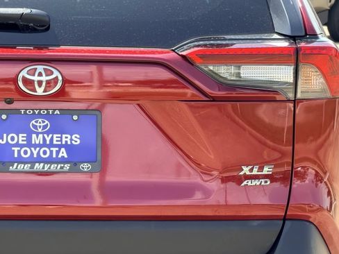 Used 2021 Toyota RAV4 XLE AWD/4WD image 10