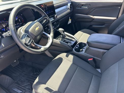Used 2024 Chevrolet Colorado LT w/ LT Convenience Package RWD image 9