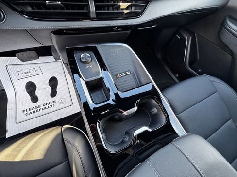 Used 2025 Buick Enclave Preferred image 22