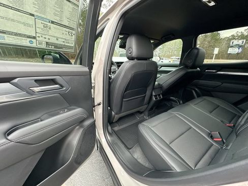 Used 2026 GMC Terrain Elevation w/ Elevation Premium Package FWD image 17