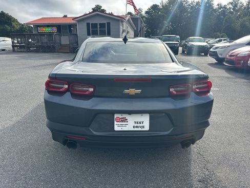 Used 2019 Chevrolet Camaro LT RWD image 5