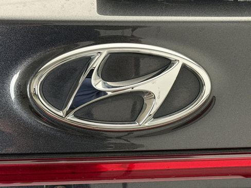 Used 2021 Hyundai Santa Fe Limited AWD/4WD image 3