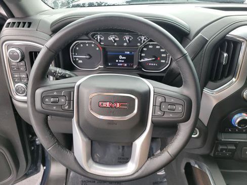 Certified 2022 GMC Sierra 1500 SLT w/ SLT Convenience Package image 25