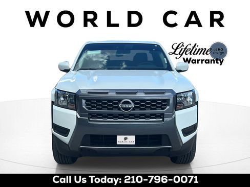 Used 2025 Nissan Frontier SV RWD image 2