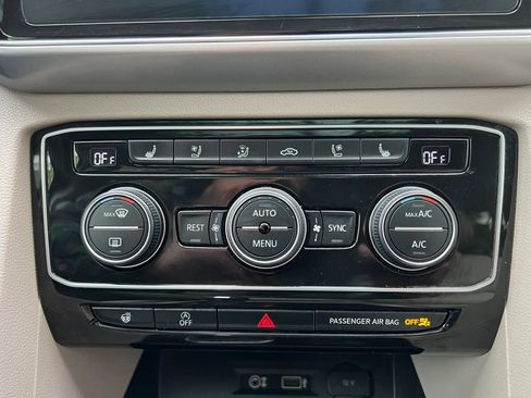 Used 2019 Volkswagen Atlas SEL Premium AWD/4WD image 29
