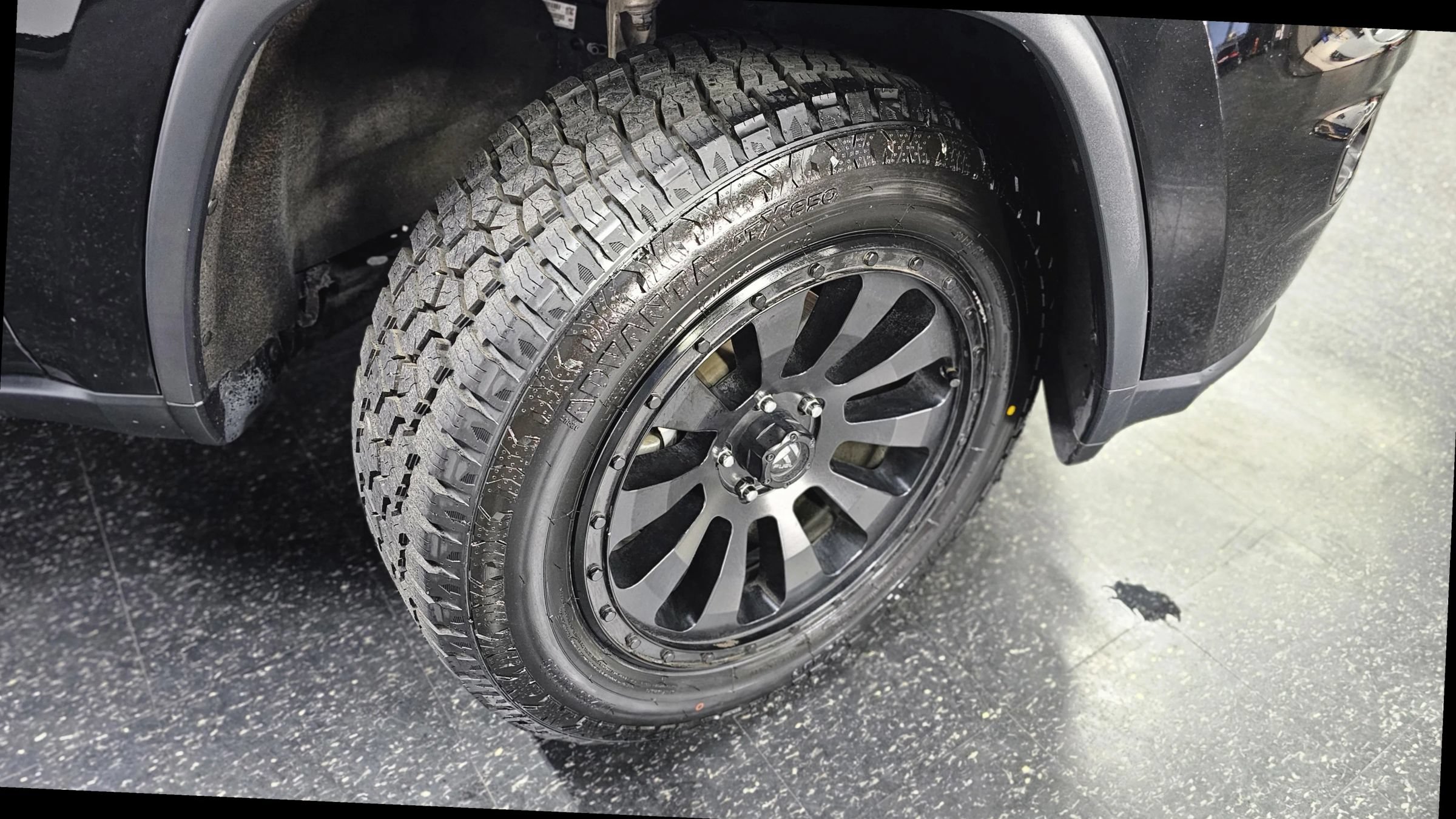 Used 2018 Jeep Grand Cherokee Laredo AWD/4WD image 19