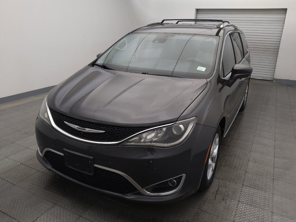 Used 2017 Chrysler Pacifica Touring-L Plus w/ Advanced Safetytec Group FWD image 15