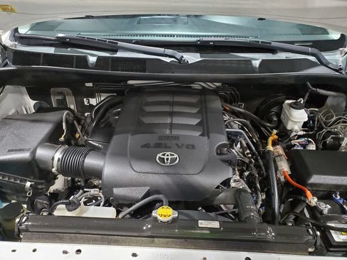 Used 2013 Toyota Tundra 2WD CrewMax w/ Tow Pkg image 46
