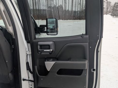 Used 2018 Chevrolet Silverado 1500 LT w/ Redline Edition image 17