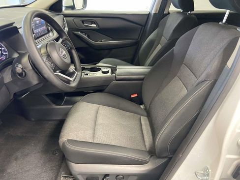 Used 2024 Nissan Rogue SV AWD/4WD image 16