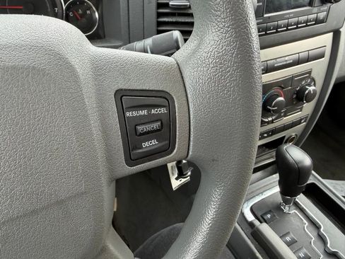 Used 2007 Jeep Grand Cherokee Laredo AWD/4WD image 18