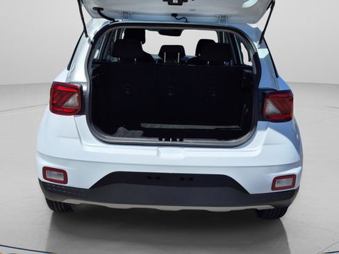 Used 2023 Hyundai Venue SEL FWD image 9