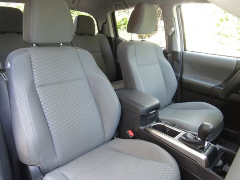 Certified 2022 Toyota Tacoma SR5 RWD image 22