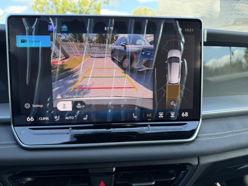 New 2026 Volkswagen Tiguan SE R-Line image 21