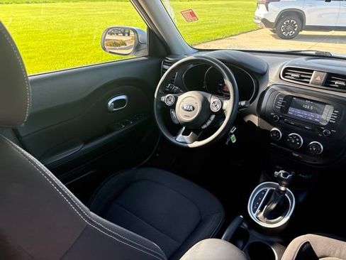 Used 2019 Kia Soul FWD image 23