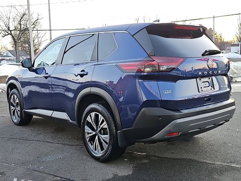 Used 2022 Nissan Rogue SV image 4