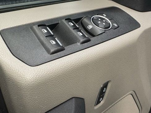 Used 2022 Ford F250 XL w/ Power Equipment Group image 11