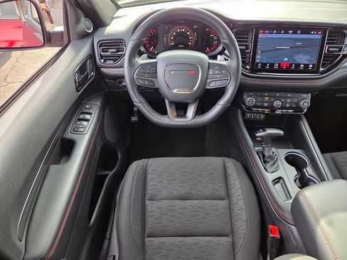 Used 2025 Dodge Durango GT RWD image 17