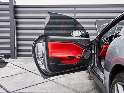 Used 2020 Ferrari GTC4Lusso T RWD image 31