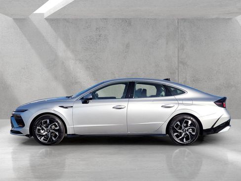 Used 2025 Hyundai Sonata SEL FWD image 8