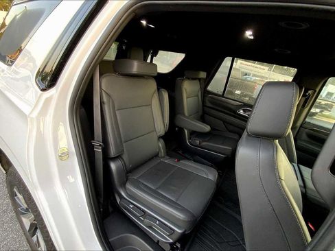 Used 2023 Chevrolet Tahoe Z71 w/ Luxury Package image 17