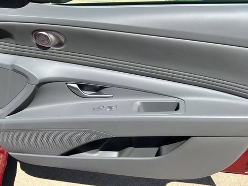 Used 2025 Hyundai Elantra Sport FWD image 14