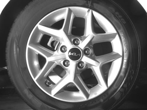 Used 2025 Kia Soul LX w/ LX Technology Package FWD image 15