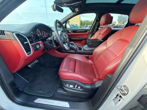 Used 2021 Porsche Cayenne S w/ Premium Package Plus AWD/4WD image 7