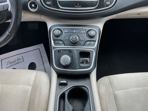 Used 2015 Chrysler 200 Limited w/ Convenience Group FWD image 18