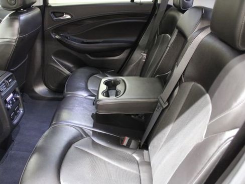 Used 2020 Buick Envision Essence image 23