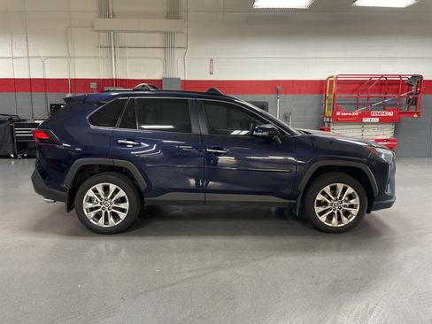 Used 2025 Toyota RAV4 Limited FWD image 7