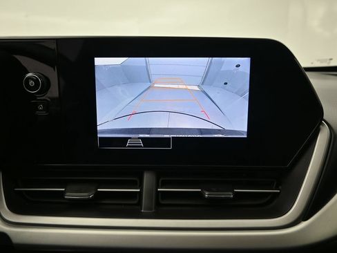 Used 2024 Chevrolet Trax LS w/ LS Convenience Package FWD image 11