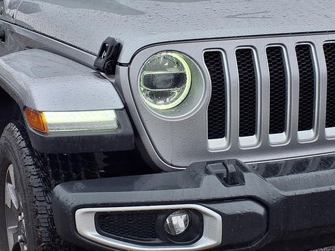 Used 2020 Jeep Wrangler Unlimited Sahara image 19