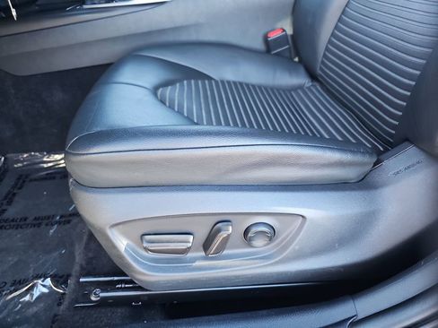 Certified 2021 Toyota Camry SE image 17