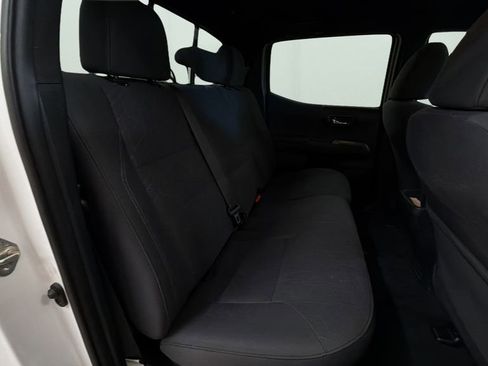 Used 2019 Toyota Tacoma TRD Off-Road w/ Technology Package AWD/4WD image 14