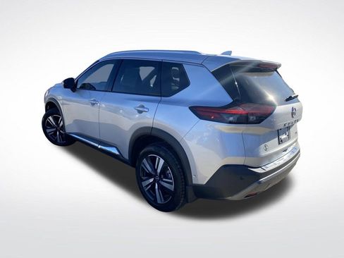 Used 2022 Nissan Rogue SL w/ SL Premium Package image 3