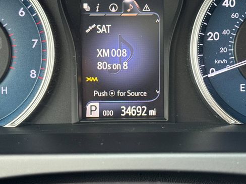 Used 2015 Toyota Camry XLE image 29