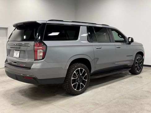 Used 2022 Chevrolet Suburban RST w/ Luxury Package AWD/4WD image 12