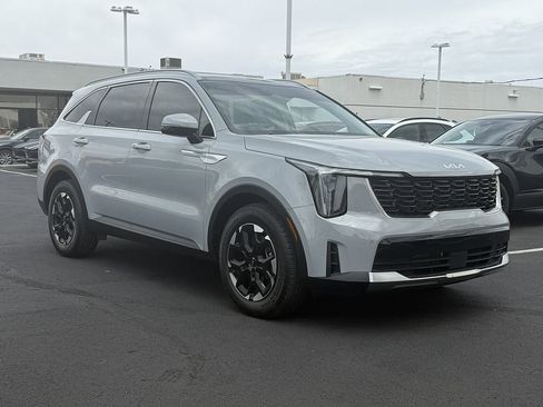 Used 2025 Kia Sorento S w/ Panoramic Sunroof Package FWD image 1
