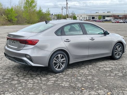 Used 2023 Kia Forte LXS FWD image 5