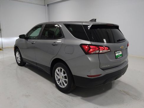 Used 2023 Chevrolet Equinox LS AWD/4WD image 5